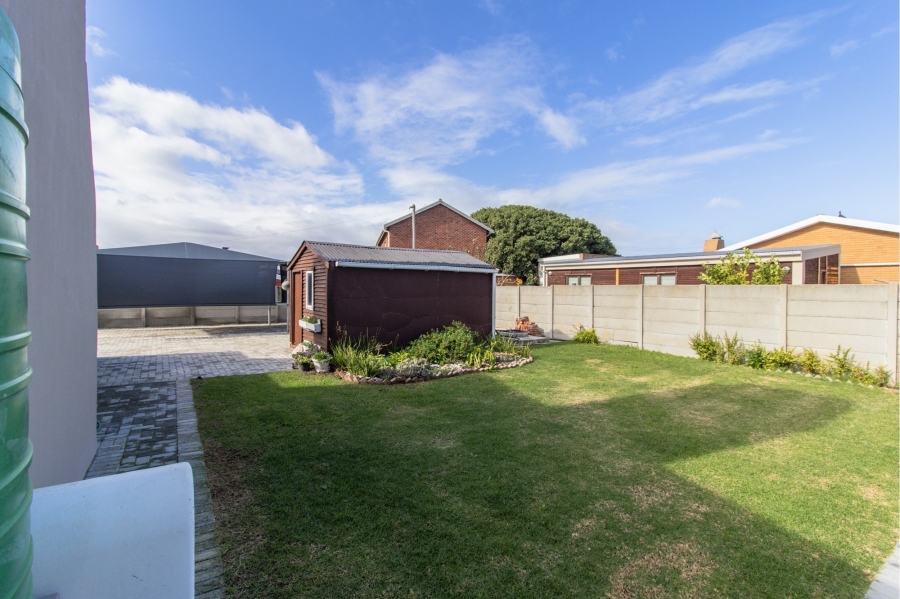 3 Bedroom Property for Sale in Franskraal Western Cape